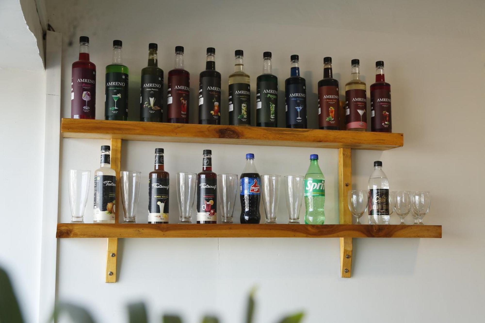 Virohaa Garden Hotel Gáziábád Kültér fotó