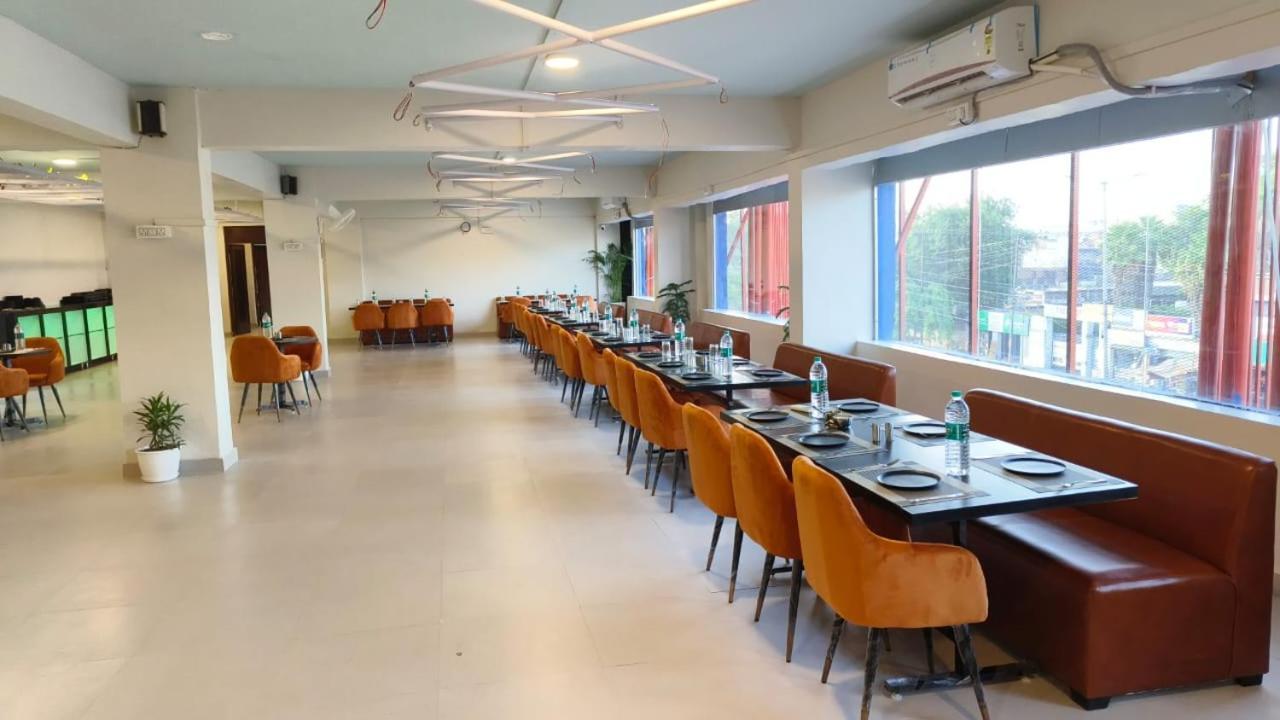 Virohaa Garden Hotel Gáziábád Kültér fotó